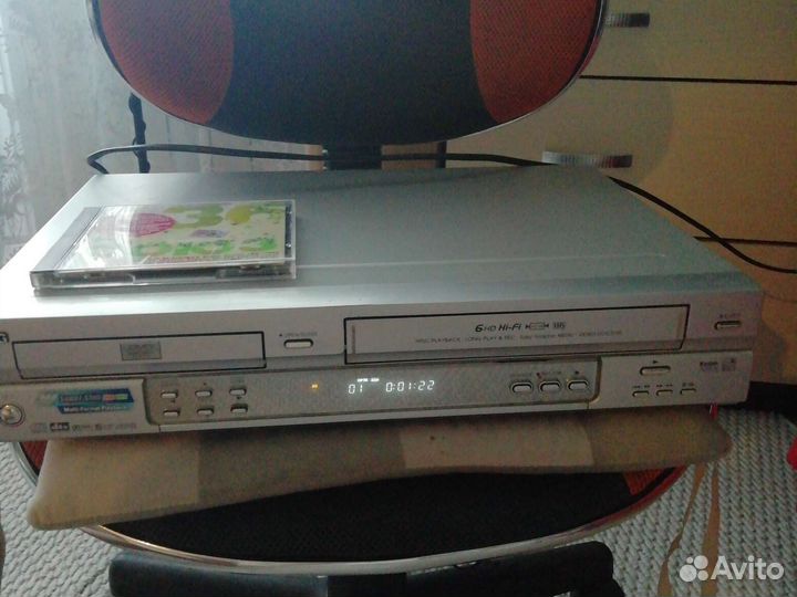 Видео магнитофон +Dvd LG