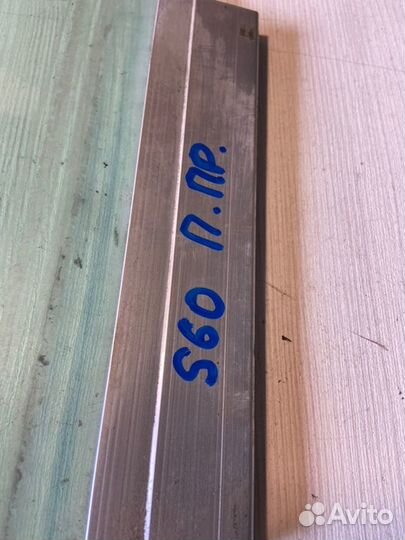 Стекло переднее правое Volvo S60