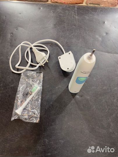 Электрическая зубная щетка Philips HX6231