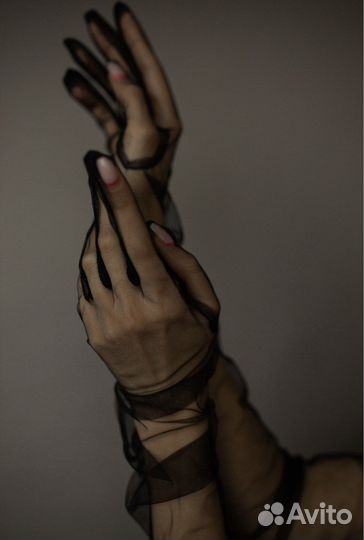 Перчатки из фатина. Прозрачные перчатки