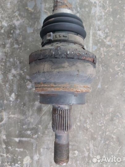 Приводной вал задний правый Mercedes Gl 500 4Matic