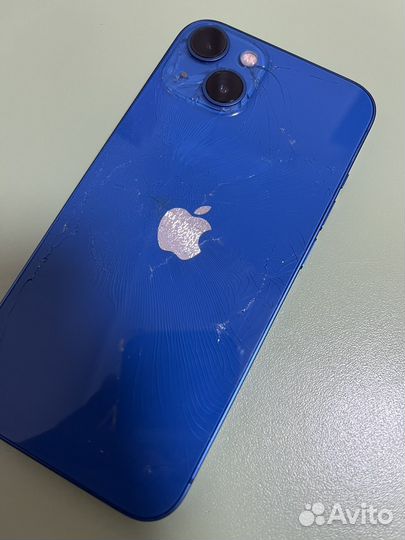 Телефон iPhone 13