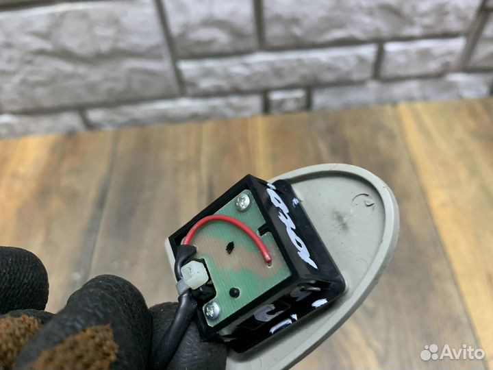 Infiniti M25/Q70 (Y51) Кнопка многофункциональная