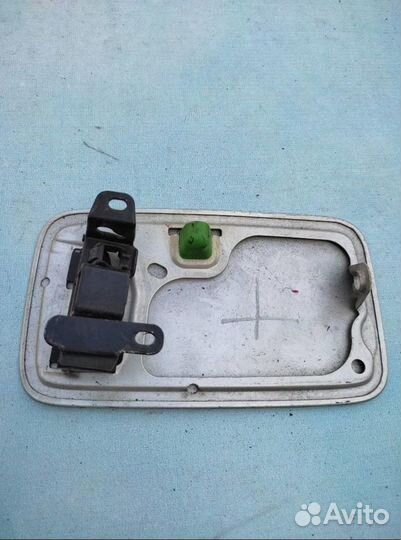 Лючок бензобака 1070450