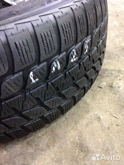Bridgestone Blizzak LM-25 225/45 R17