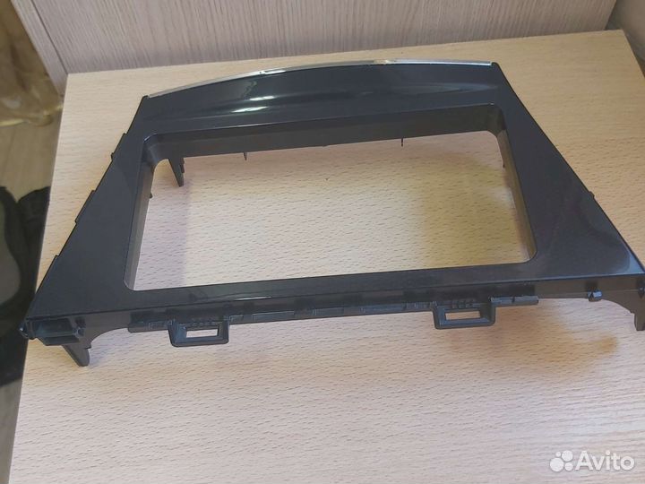 Рамка для магнитолы в а/м Toyota Prius Alpha