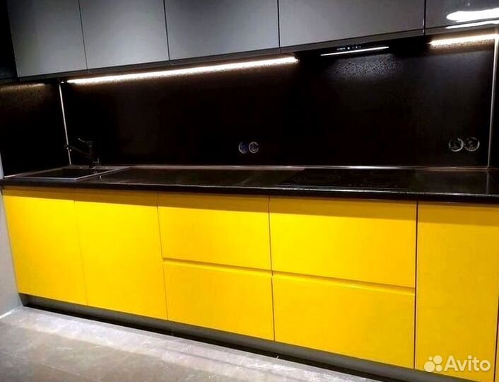 Прямой кухонный гарнитур современный