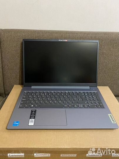Ноутбук Lenovo IdeaPad Slim 3 15IRU8