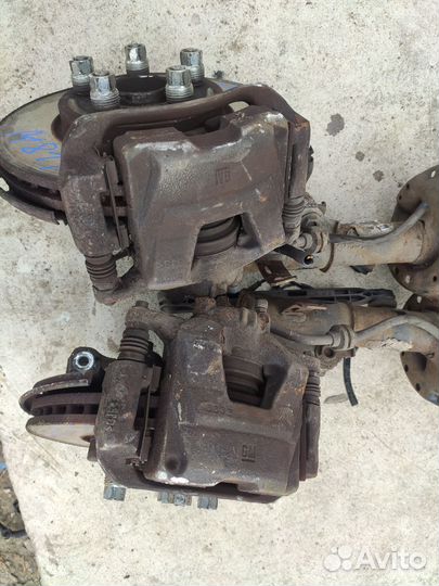 Суппорт передний Шевроле Круз Chevrolet Cruze