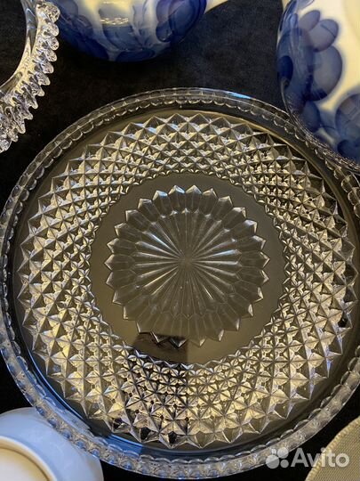 Блюдо, тарелки, чайник, сахарница хрусталь фарфор