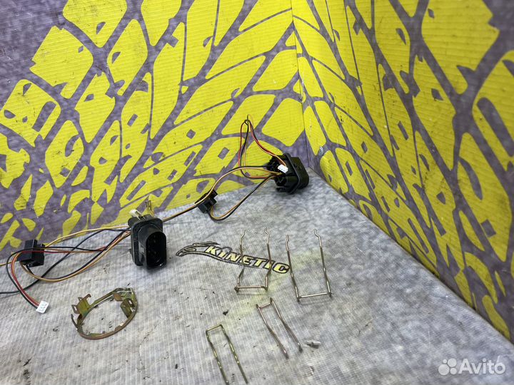 Фиксатор лампы скоба Проводка фары Kalina 2 Калина