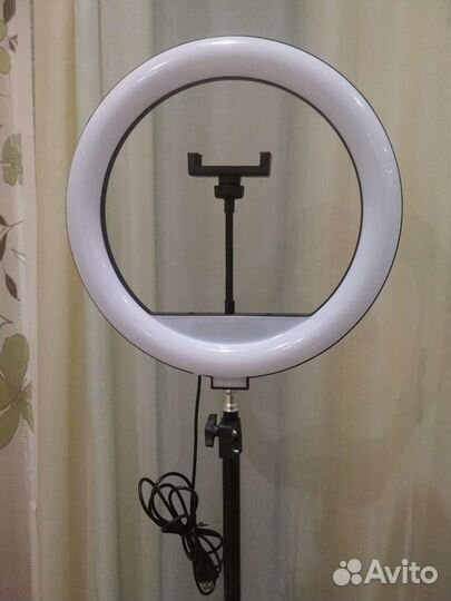Кольцевая лампа со штативом