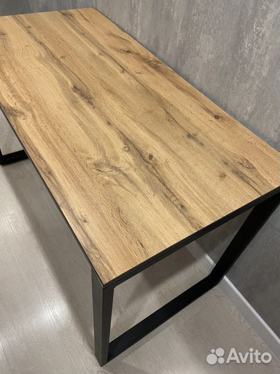 Письменный стол