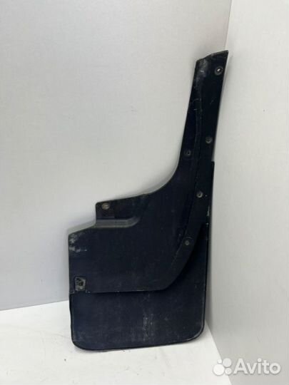 Брызговик задний левый Toyota Land Cruiser 200