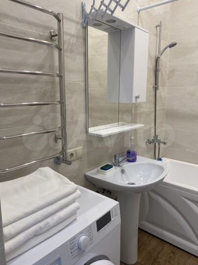 2-к. квартира, 58 м², 3/3 эт.