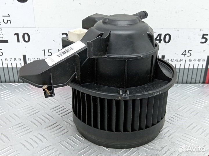 Моторчик печки для Volvo V70 2 28417LDH