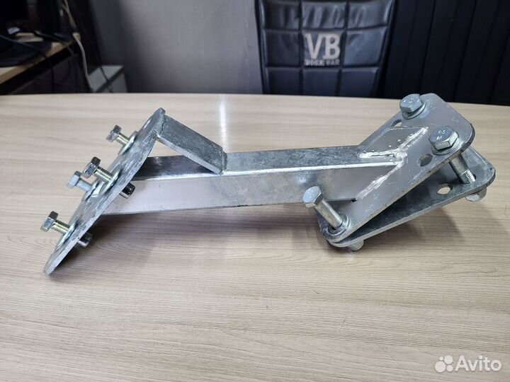 Кронштейн запаски цинк