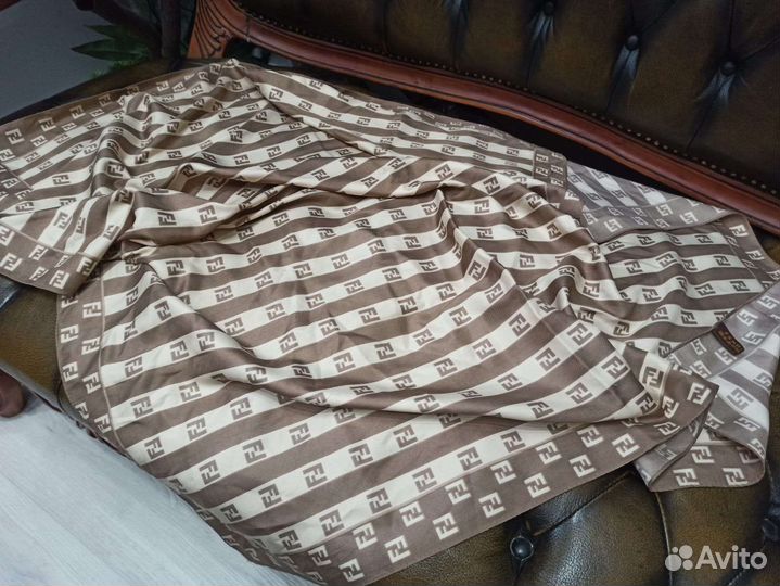 Платок fendi шелк монограмма 95см италия