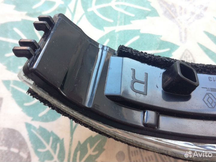 Повторитель поворота зеркало 261608296r колеос