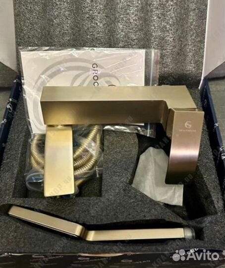 Смеситель для ванны Grocenberg GB8007 Золото