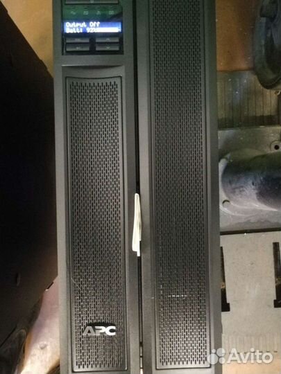 Источник бесперебойного питания APC 2000watt