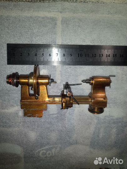 Часовой токарный станок