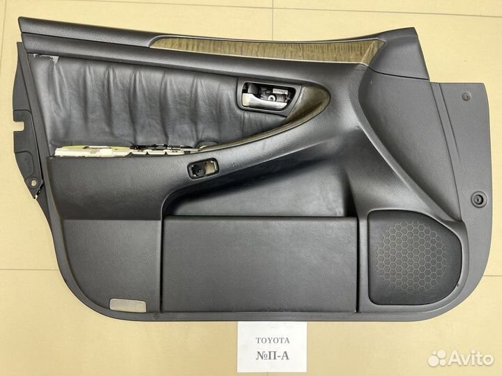 Обшивки дверей Toyota Crown Majesta 186