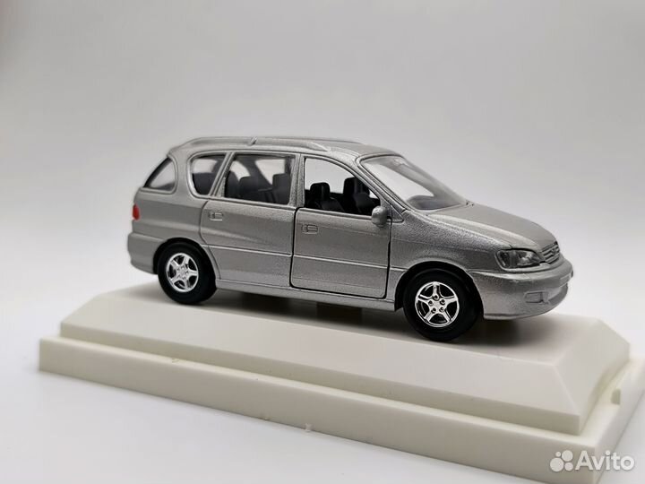 Toyota Ipsum, 1:43