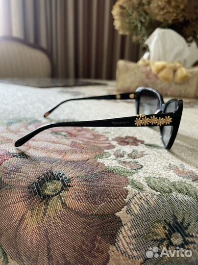 Солнцезащитные очки женские брендовые