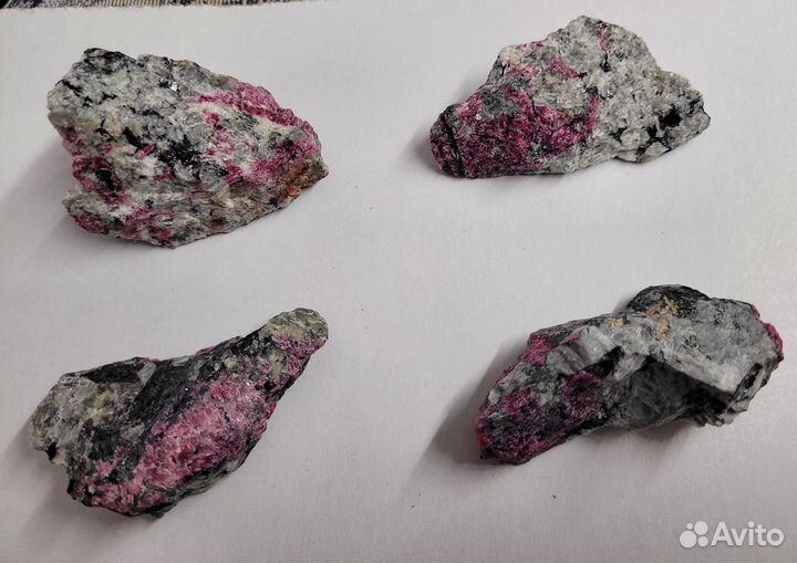 Минералы эвдиалит и эгирин