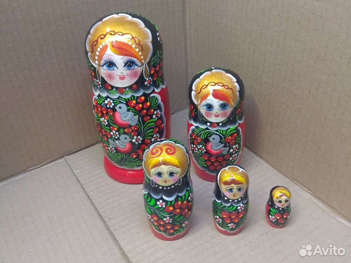 Матрёшка «Снегири в рябине», чёрный платок