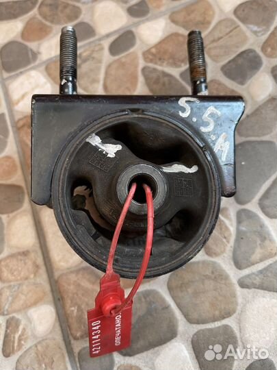 Подушка двс задняя Toyota Wish ZNE14