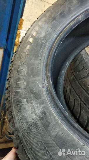 Bridgestone Ice Cruiser 7000 215/65 R16 98