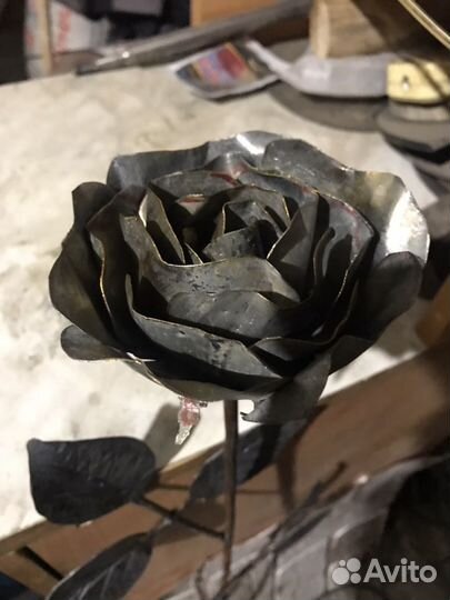 Роза металлическая,ручная работа