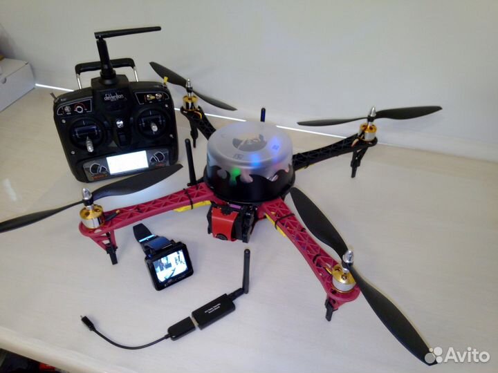 Квадрокоптер с видеокамерой и GPS