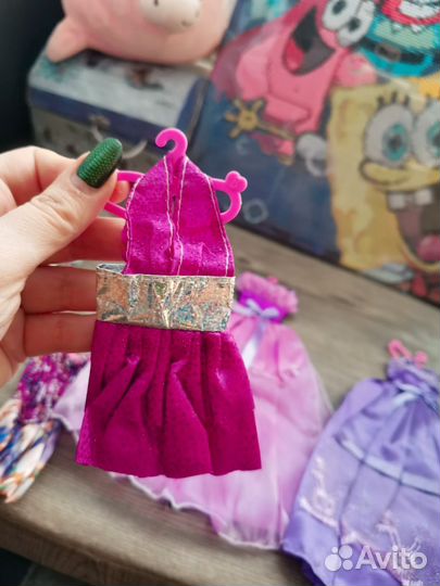 Набор платьев и аксессуары для барби