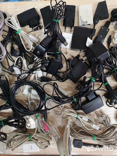 Провода, зарядки, адаптеры, наушники коробкой