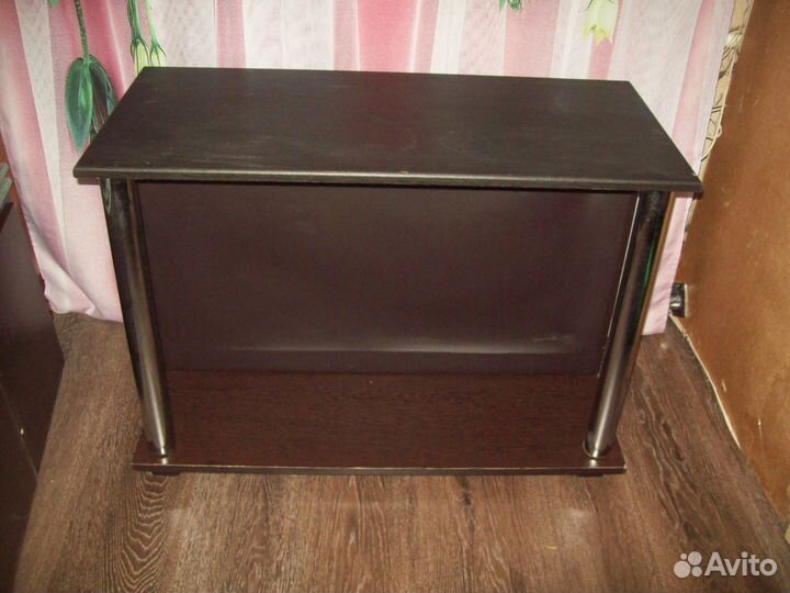 Столик придиванный. (тумба)