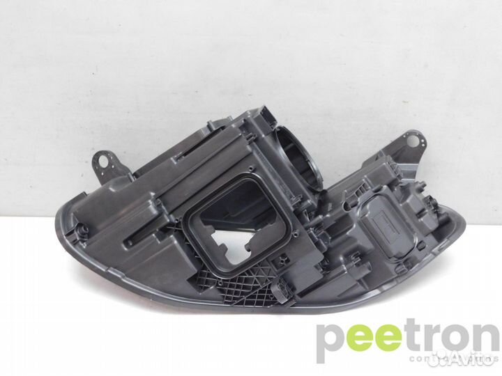 Б/У Корпус фары правой новая A2579063002