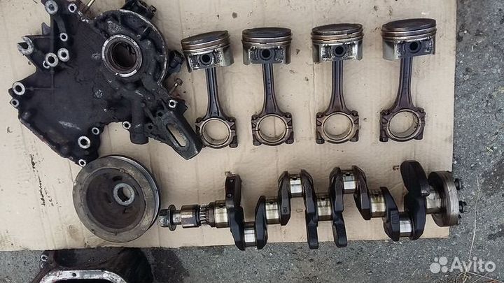 Поршень шатун Nissan March K12, Cube CR12 и CR14