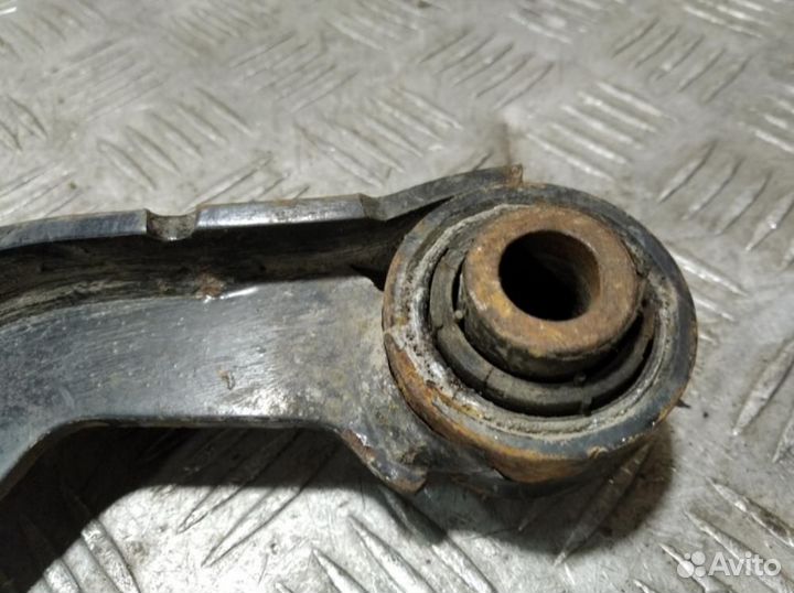 Рычаг задний верхний правый Volkswagen Golf 6