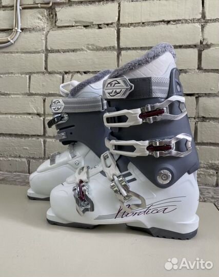 Новые горнолыжные ботинки 24.5 Nordica NXT N6