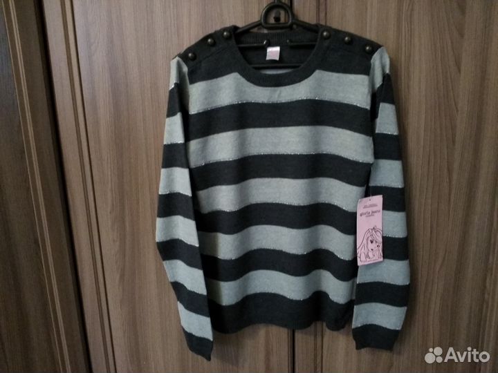 Два джемпера для девочки 6-8 лет новые