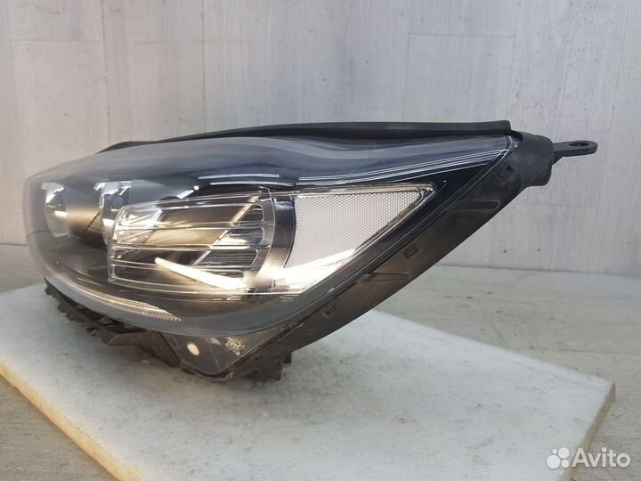 Фара левая Kia Sorento