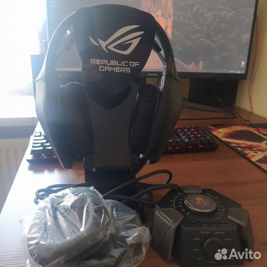 Проводная гарнитура asus ROG Centurion черный