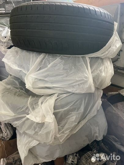 Goodyear EfficientGrip 235/60 R17 102V