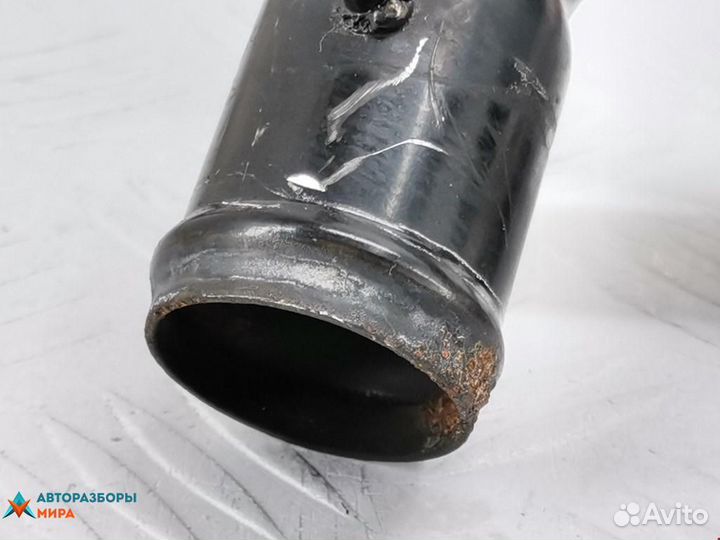 Патрубок радиатора Volkswagen Passat B5 1998