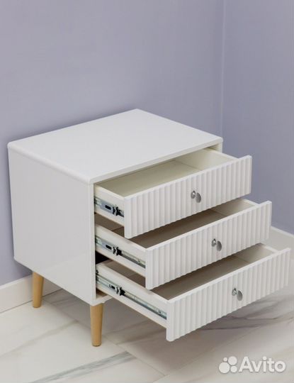 Тумба прикроватная белая