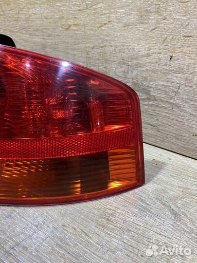 Фонарь правый Audi A4 B7 Арт. 110468