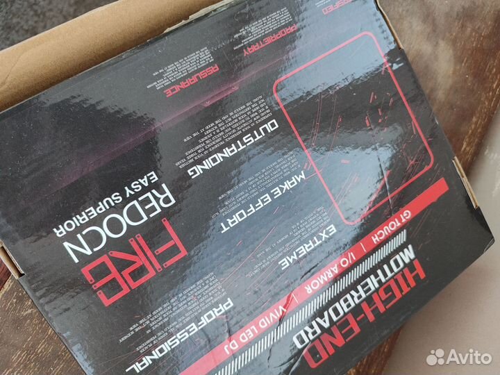 Материнская плата с процессором и памятью